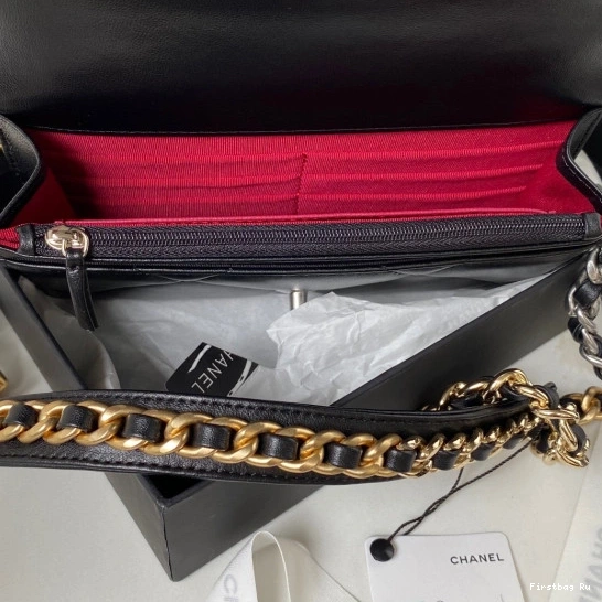 First Bag Ru CHANEL CHAIN 19 ON WALLET 0809